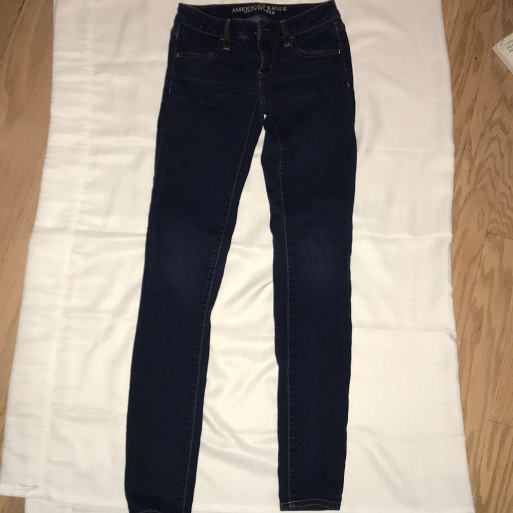 AMERICAN EAGLE SKINNY JEANS